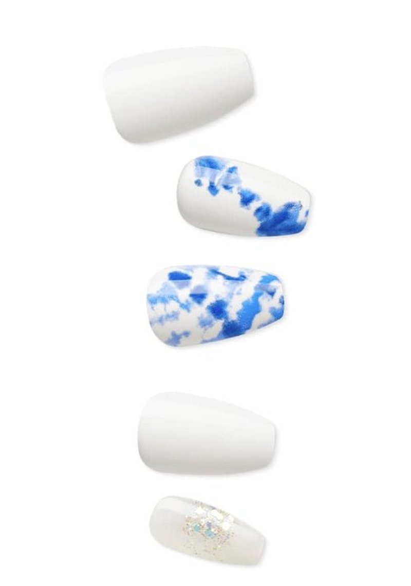 KISS Impress No Glue Mani 30 Pcs Press on Nails, White Nails with Glitter, Blue Tie-Dye Design, Medium Size, Coffin Shape Simple Peel & Press Easy Apply, Hassle-Free Removal, Essential Tools Included