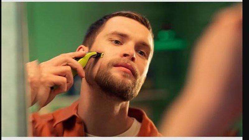 PHILIPS OneBlade 360 Hybrid Electric Shaver - 5-in-1 Beard Trimmer with Stubble Comb (QP2730/20)
