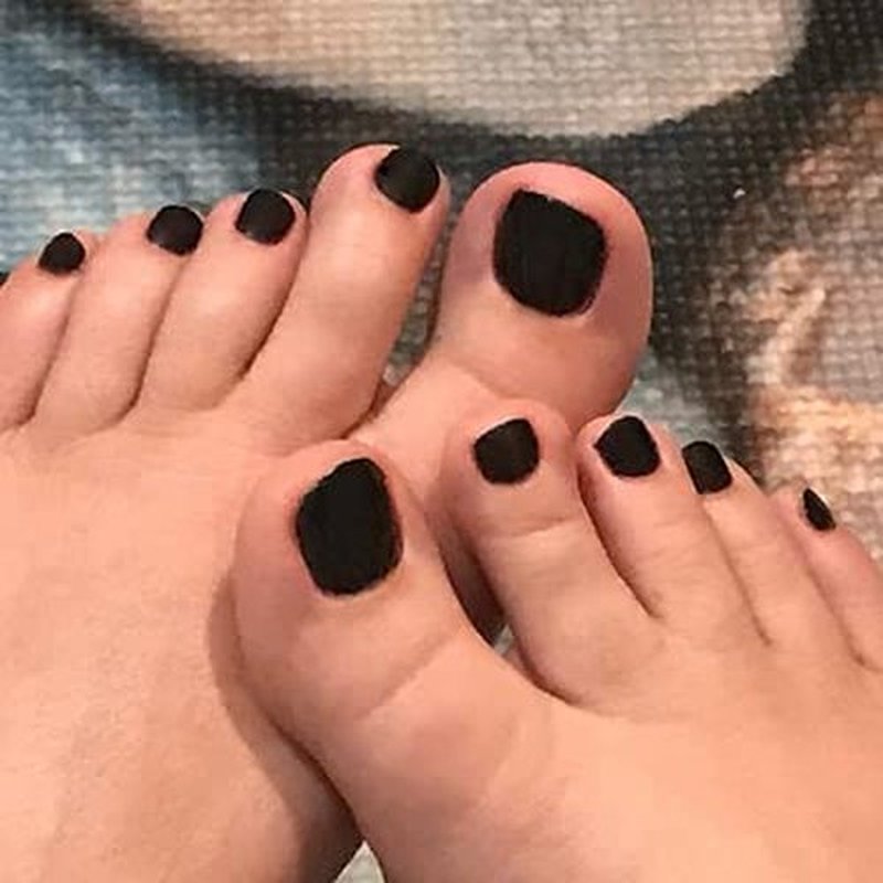 Outyua Black Square Fake Toenails Short Matte Press on Toe Nails Acrylic False Toes Nails with Designs Artificial Summer Beach Full Cover Toenail for Women 24 Pcs (Black)