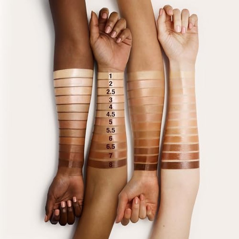 Charlotte Tilbury Hollywood Flawless Filter - Multi‑Use Makeup Primer, Complexion Booster & Illuminating Liquid Highlighter with Sheer Coverage - Smooths & Blurs Skin - 2 Fair