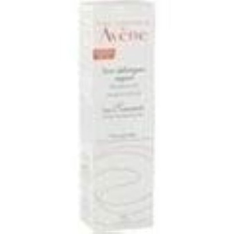 Avène Refreshing Eye Contour Care - Antioxidant Protection with Red Fruit Extract | 0.5 Fl Oz