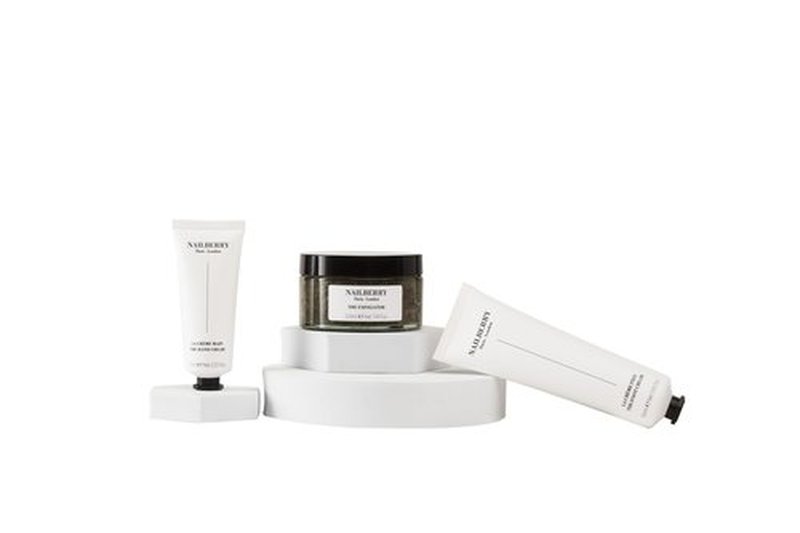 Age-Defying Hand Cream | Lightweight & Fast-Absorbing Hand Lotion | Skin-Identical Ceramides for Moisture Barrier | Shea Butter & Macadamia Oil for Nourishment | Vegan & Cruelty-Free | 50 ml