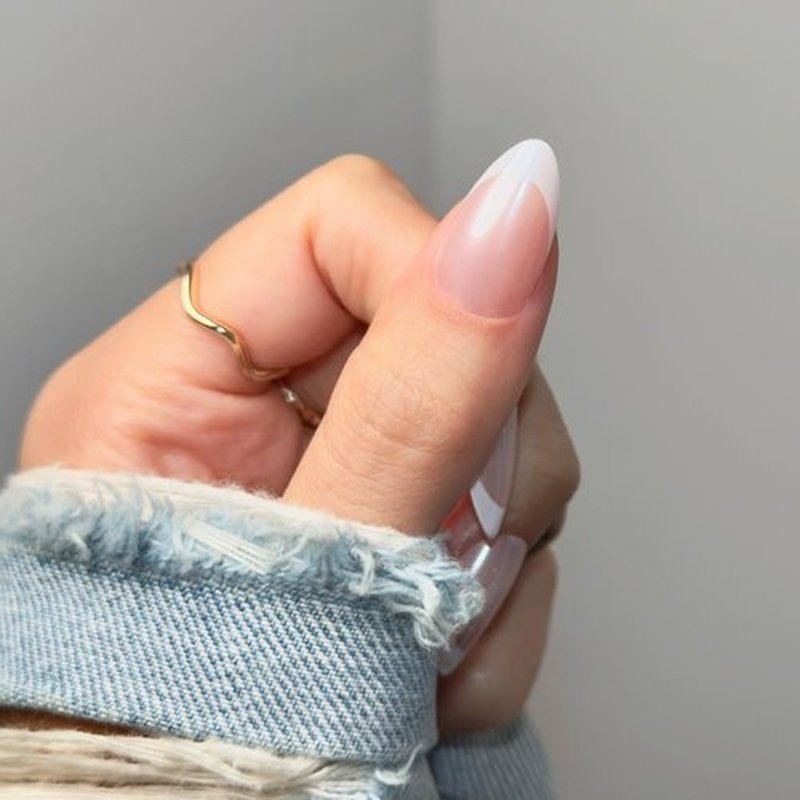 Ellie Vincy Press On Nails - Classic White French Tip, Short Almond Shape, Reusable Nails in 15 Sizes - 30 Nail Kit with Glue and Sticky Tabs