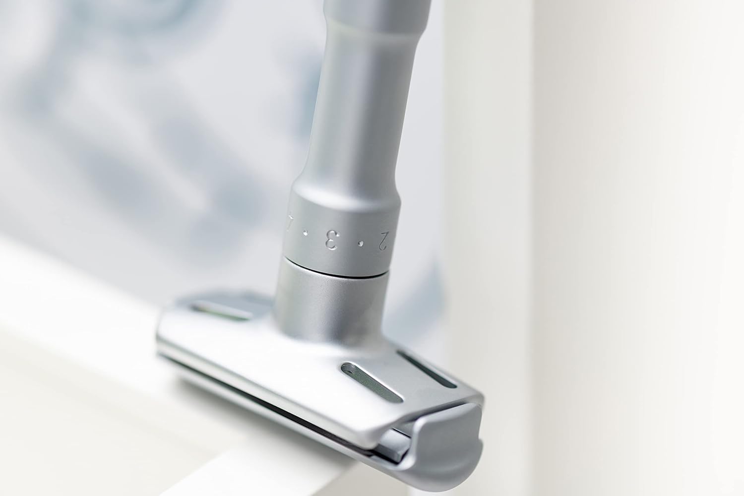 MERKUR FUTUR 700 Adjustable Double Edge Safety Razor - Matte Chrome, Adjustable Razor With Dial, Made in Germany, Plastic-Free, Snap-On Cap Design, Straight Bar