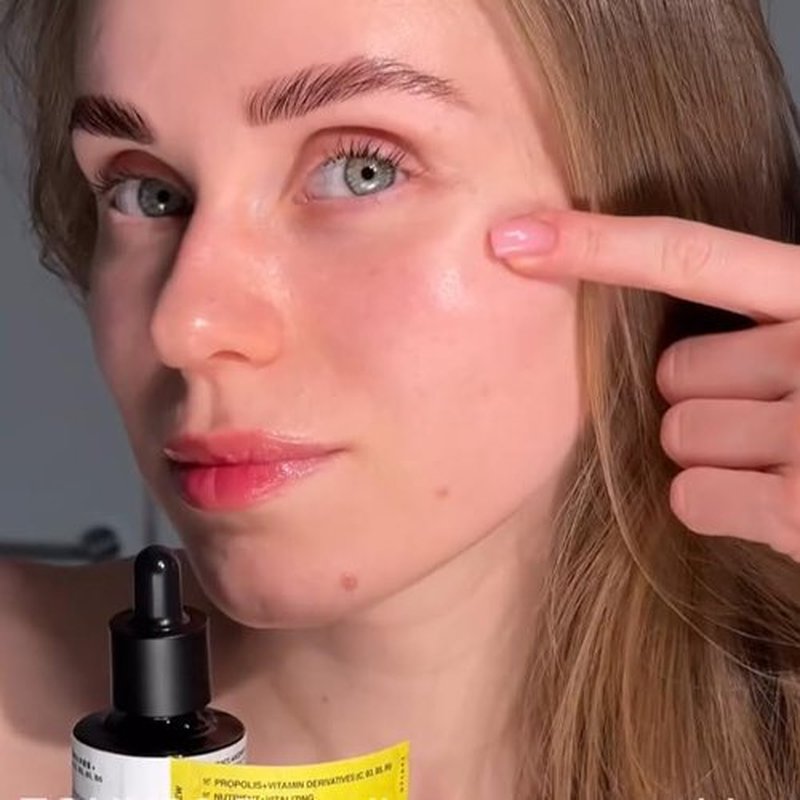 TOUN28 Propolis Vitamin C B3 B5 B6 Serum 1.01 fl.oz / 30ml | Nutrient Face Serum for Dry and Tired Skin | With Propolis and Pure Vitamin C | Allergen-free and Cruelty-free