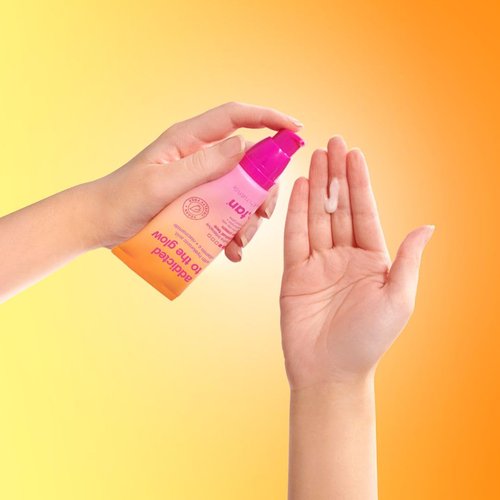 b.tan Gradual Self Tan Face Lotion - Addicted to the Glow | Daily Tanning Cream for Sunkissed Bronze, Hydrating with Vitamin C, Travel Size
