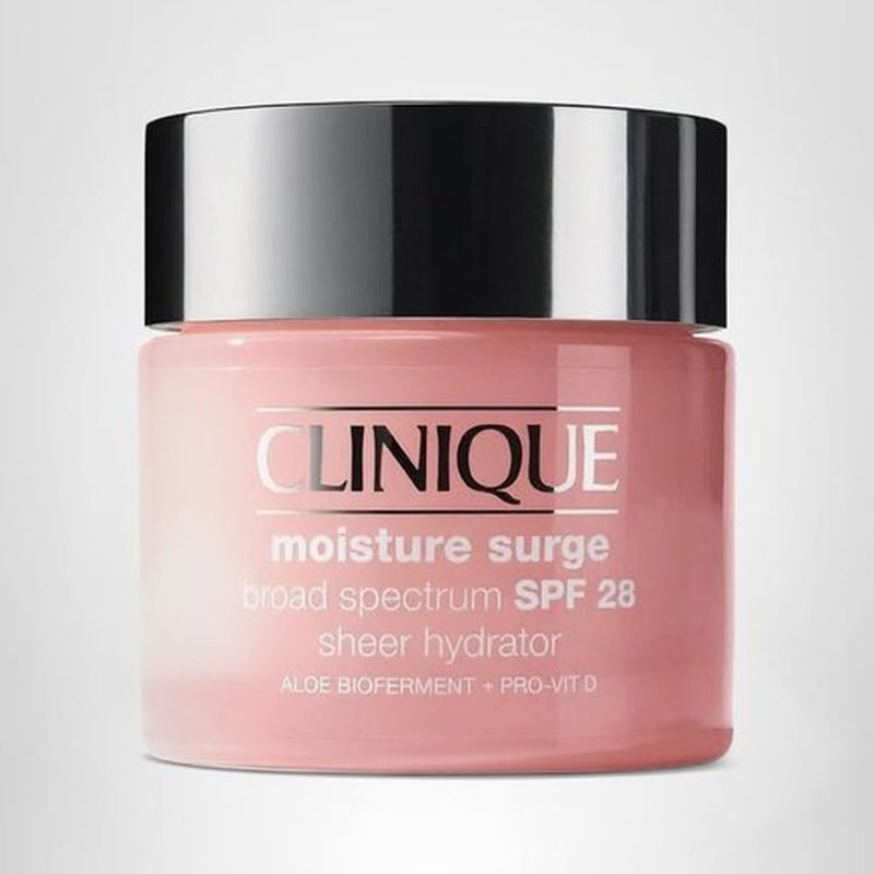 Clinique Moisture Surge Broad Spectrum SPF 28 Sheer Hydrator Face Moisturizer With Hyaluronic Acid, Aloe Bioferment + Provitamin D | Hydrating + Protecting, 2.5 Fl Oz