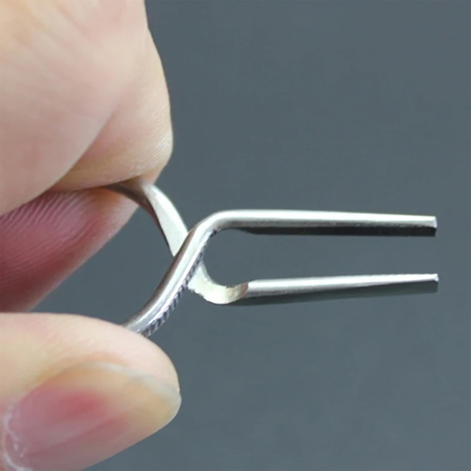 CRZQXOUR Fly Fishing Pliers Creative Angler Hackle Pliers for Tying Flies for Fly Tying Avid Fly Fishing Enthusiasts Premium Fly Tying Pliers Hackle Pliers