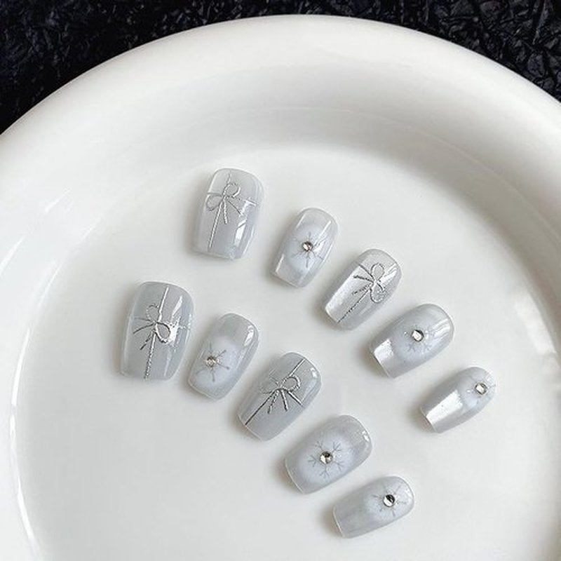 Short Square Shaped Press on Nails - Cateye Christmas Winter | Kids Luxury Artificial False Nails, Glossy White Cat Eye Fake Nails with Diamond for Girls, Salon Quality Reusable Nails Kit (Size S)