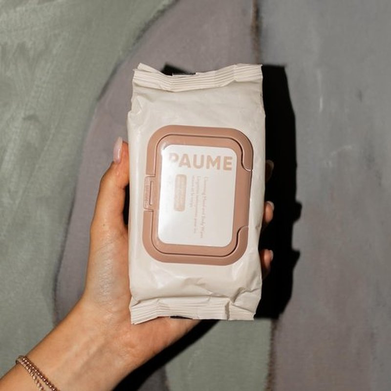 PAUME Cleansing Hand and Body Wipes, Made With Squalane and Safflower Oil, Cleanse & Refresh Hands, 1 Pack - 20 Wipes