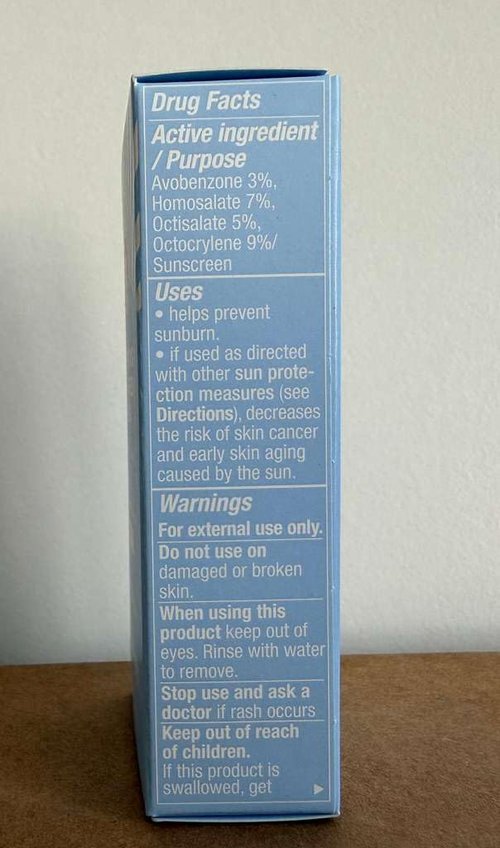 First Aid Beauty - Hydrating Sunscreen Milk with Colloidal Oatmeal, Broad Spectrum SPF 45, Non-comedogenic SPF Formula Helps Nourish Skin with Organic UV Filters & Glycerin, 24-hour Hydration, 1.7 oz