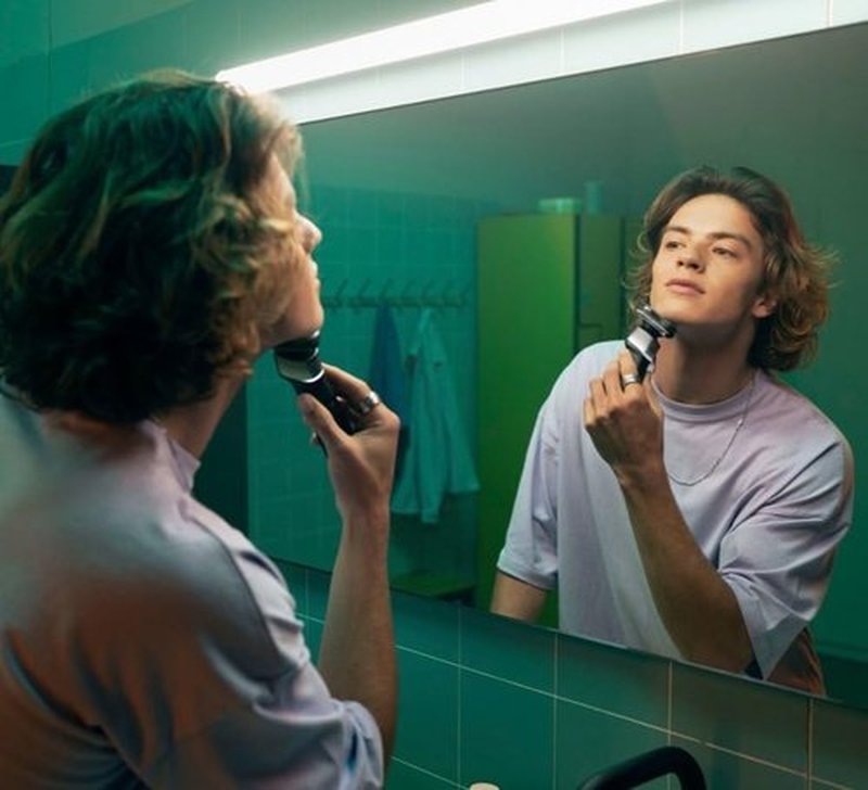 Philips Norelco X5004 Rechargeable Wet & Dry Shaver - Precision Trimmer for Ultimate Grooming