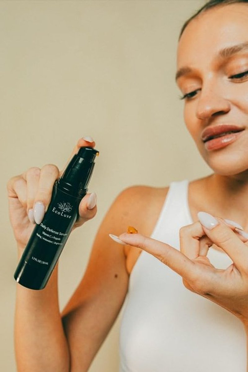 EcoLuxe Daily Defense Vitamin C Serum with Propolis – Gentle Stabilized Vitamin C for Sensitive Skin, Brightening & Hydration