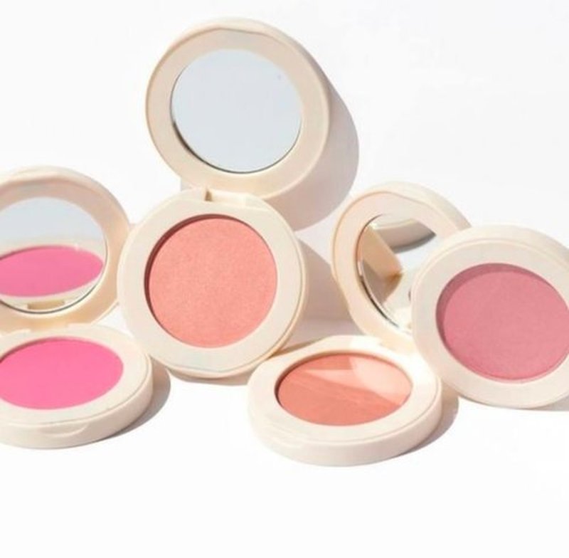 FARMASi Highlighter Powder Blusher, Glow Boosting, Naturally Luminous Lightweight, Highly Pigmented, Soften and Moisturize the Skin, Buildable Coverage Blush, Vegan, Like Candy