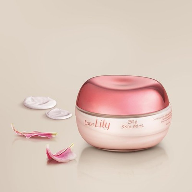 O Boticário Love Lily Body Cream - 24-Hour Hydrating Satin Formula for Dry Skin | 8.8 Ounce