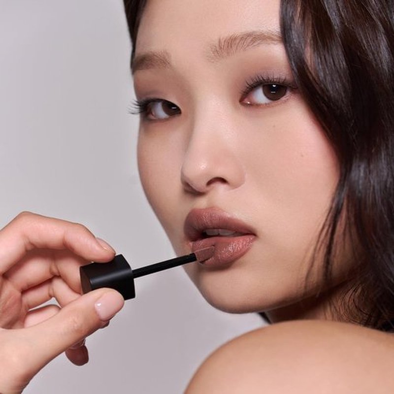 Javin De Seoul Wink Lip Shade Primer - Smudge-Proof, Long-Lasting Base in 01 Pale Beige