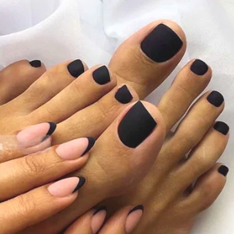 Outyua Black Square Fake Toenails Short Matte Press on Toe Nails Acrylic False Toes Nails with Designs Artificial Summer Beach Full Cover Toenail for Women 24 Pcs (Black)