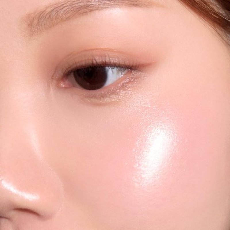 Amuse SEOUL Face Diamond Pink Diamond Highlighter | High Glossy Face Illuminator Powder, Korean Beauty Highlighter Makeup, Shimmer Glow Rose & Gold Glow Illuminator, Cruelty-Free & Vegan (4.7g)