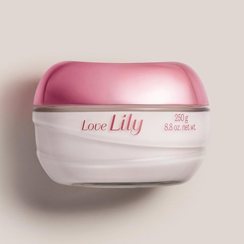 O Boticário Love Lily Body Cream - 24-Hour Hydrating Satin Formula for Dry Skin | 8.8 Ounce