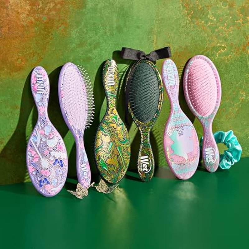 Wet Brush Original Detangler Hair Brush Elphaba (Wicked For Good) Kit - Ultra-Soft IntelliFlex Bristles - Detangling Brush Glides Through Tangles For All Hair Types (Wet & Dry) - 1 Brush & 1 Bow