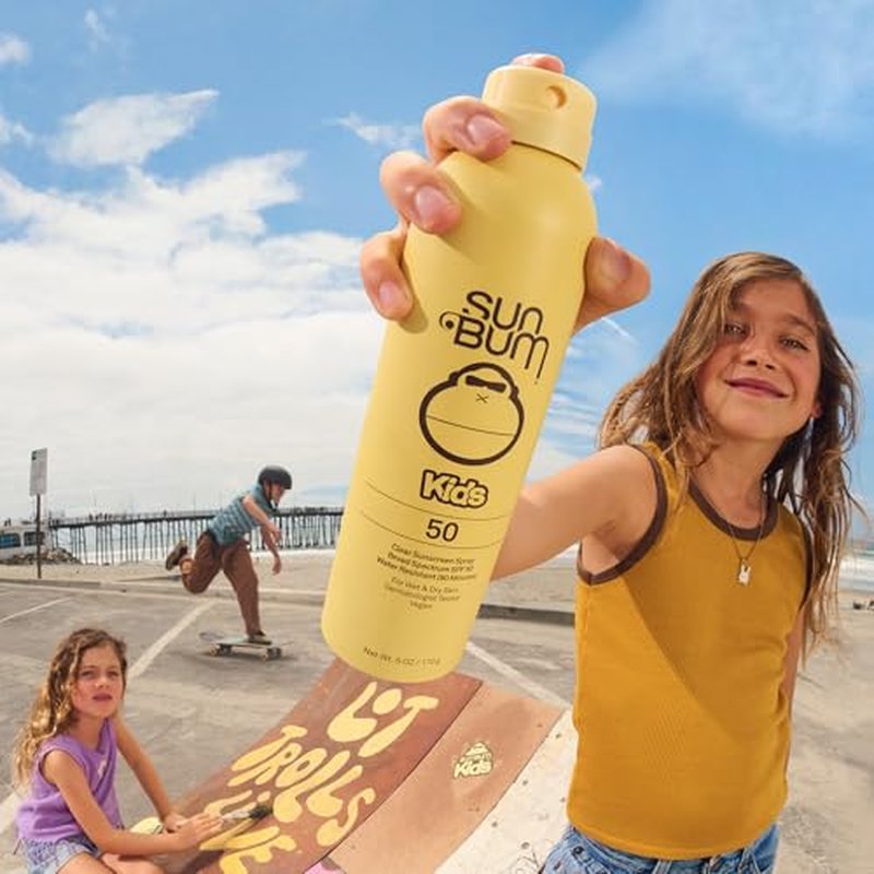 Sun Bum Kids SPF 50 Clear Sunscreen Spray | Wet or Dry Application | Hawaii 104 Act Compliant (Octinoxate & Oxybenzone Free) Broad Spectrum UVA/UVB Sunscreen | 6 oz (Pack of 2)