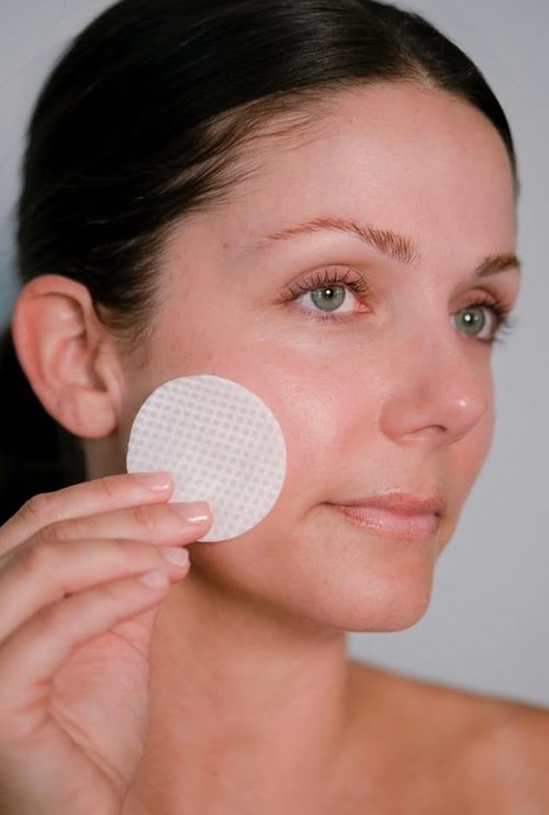 Intoxicated Cosmetics Power Correct Peel Pads - Exfoliating Treatment for Fine Lines & Wrinkles | Brightening with Niacinamide & Green Tea Extract