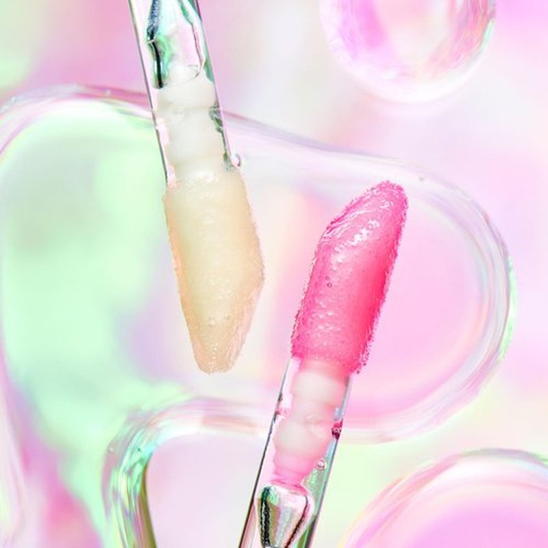 Lottie London Oil Slick in Extra Cherries, Nourishing & Hydrating Lip Oil Infused with Vitamin E, Vitamin B, Almond Oil and Jojoba Oil, for a Non-sticky & Glossy Finish