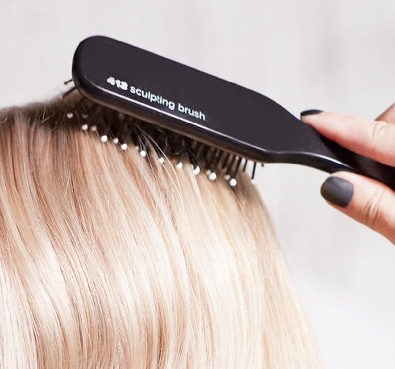 Paul Mitchell Pro Tools 413 Sculpting Brush - Classic Detangling & Styling Brush for Wet or Dry Hair