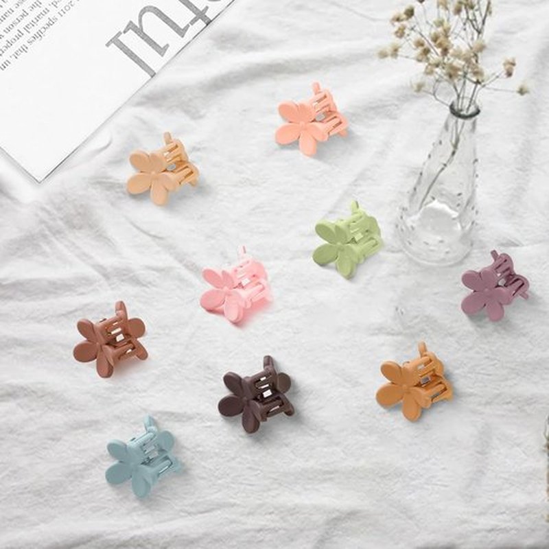 120 Pcs Colorful Mini Hair Claw Clips Small Hair Clamps Hair Accessories for Women Girls Teens Kids Cute Tiny Hair Pins Barrettes Bun Clips Assorted Colors Baby to Adult Flower