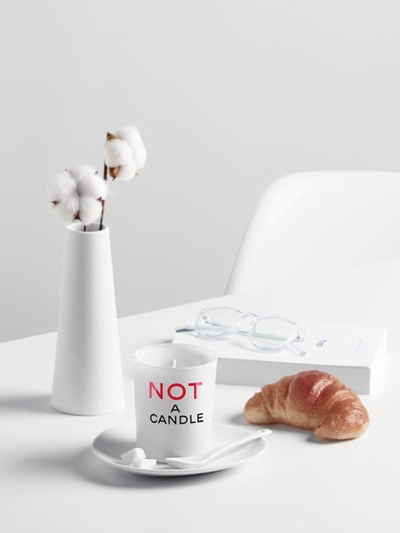 Juliette Has A Gun Not A Candle - Luxurious 180g Scented Candle for Home Ambiance