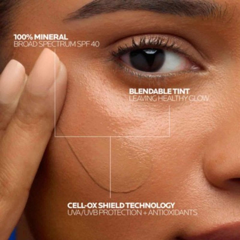 La Roche-Posay Anthelios Sunscreen SPF 40 - Ultra-Light, Oil-Free Face Sunscreen with Matte Finish