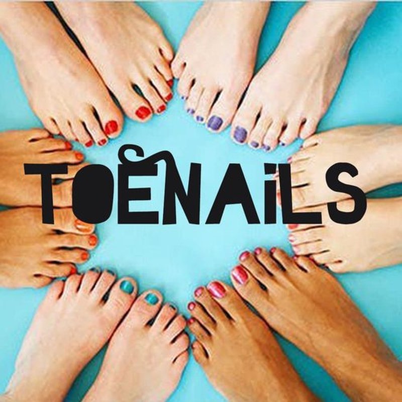 Outyua 48Pcs Press on Nails Toenails French Nail Tips Medium Length Flase Nail Finger Toe Nails Red Glossy Acrylic Fake Nail with Designs (Red French)