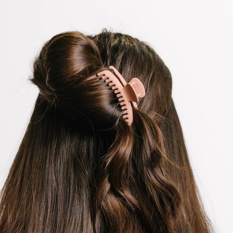 KAXI Hold Everything Mini Hair Claw, Perfect for Thick & Thin Hair, Straight, Wavy or Curly, Strong Clip With 32 teeth & Many Colors to Choose (Light Pink)