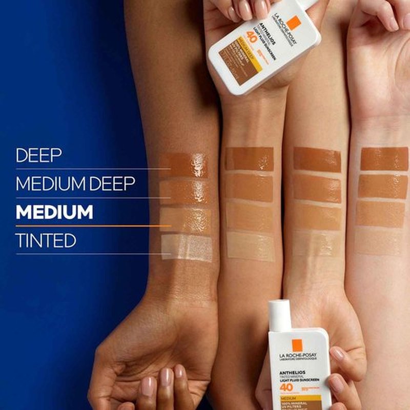 La Roche-Posay Anthelios Sunscreen SPF 40, Ultra-Light Fluid Broad Spectrum SPF 50, Face Sunscreen with Titanium Dioxide Mineral, Lightweight & Fast-Absorbing, Oil-Free, Matte Finish