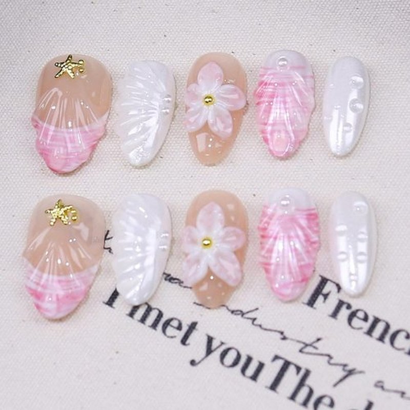 10Pcs Summer Flower Press on Nails Short Almond Fake Nails Gold Shell Starfish Rhinestones Designs Full Cover Artificial Reusable Cute Handmade False Nails for Women Girls Acrylic Nails Accessories
