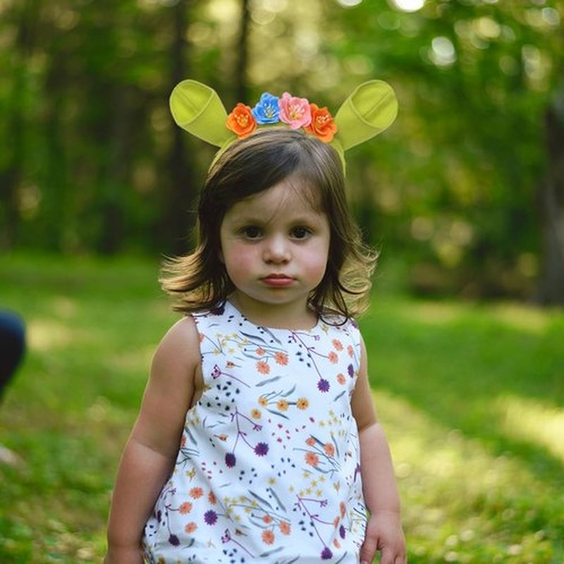 CHARMFORGE Green Ogre Ears Headband with Floral Crown – Funny Costume Accessory for Women Adults, Princess Cosplay, Halloween, Dress-Up Party