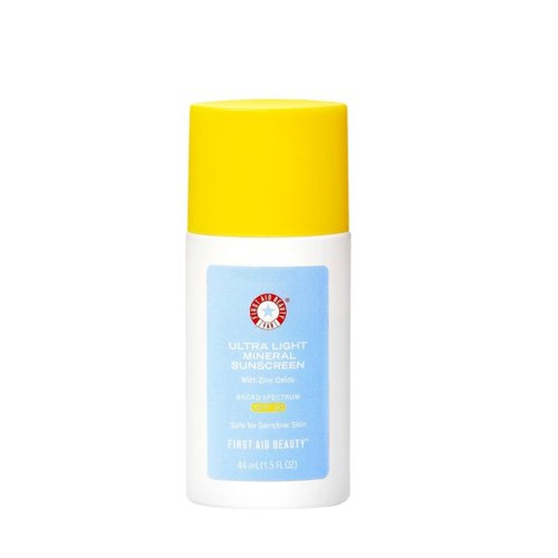 First Aid Beauty - Weightless Liquid Mineral Sunscreen SPF 30 | Ultra Sheer Tint for Sensitive Skin, 1.5 oz