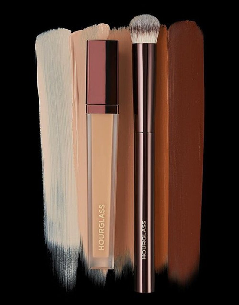Hourglass Vanish Seamless Finish Concealer Brush - Flawless Application Tool for All Skin Types