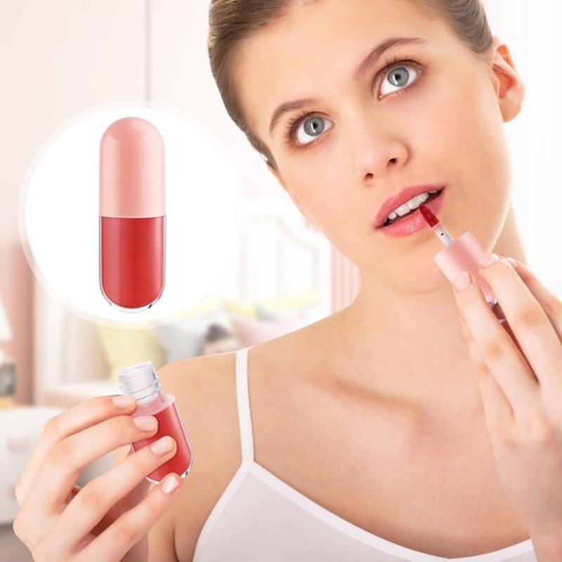 BOSMIOW 20pcs 5ml Mini Clear Plastic Lip Gloss Tubes Empty Capsule Shaped Lipbalm Bottle Travel Size Lipstick Tubes,DIY Lip Gloss Container Vials with Wand Brush,2Colors