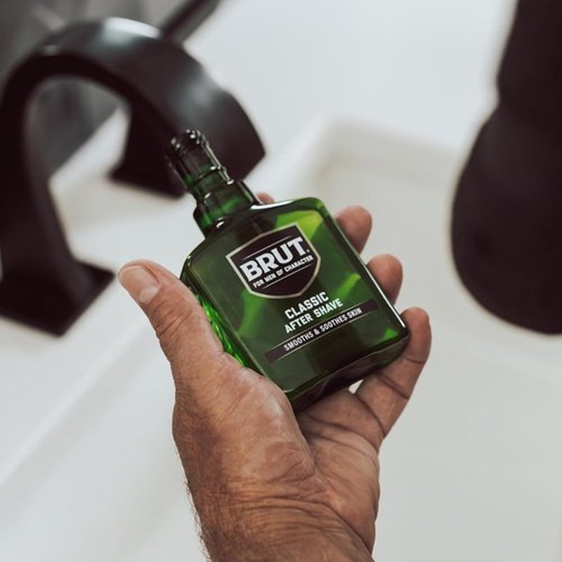 Brut Classic After Shave for Men - Quick Absorption & Refreshing Cleanse - Iconic Masculine Scent - 5 oz