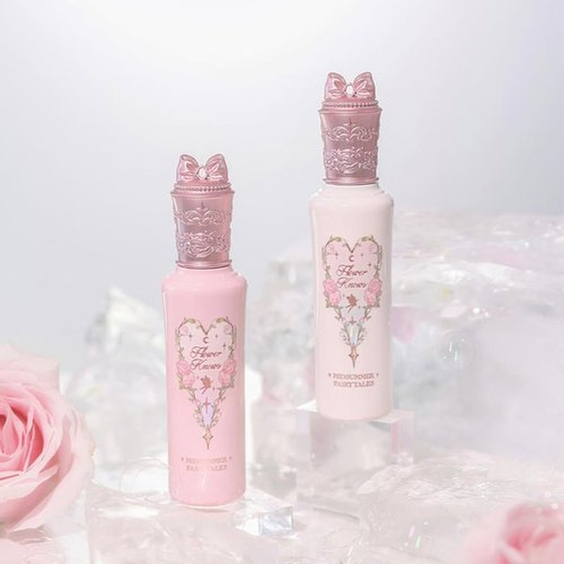 Flower Knows Midsummer Fairytales Liquid Highlighter,Silver Glitter Highlighter Makeup,Shimmer Face & Body Illuminator,Blendable & Long-lasting face Highlighter for All Skin Tones(01 Moonlight Swing)