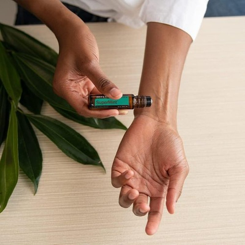 doTERRA SuperMint Touch - Invigorating Mentha Blend Essential Oil - Cools Skin, Energizing Aroma - 10ml