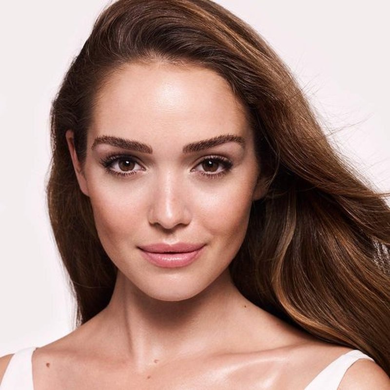 Charlotte Tilbury Wonderglow Face Primer - Illuminating Dewy Primer for Hydration & Imperfection Blur - Infused with Hyaluronic Acid & Rosehip Oil