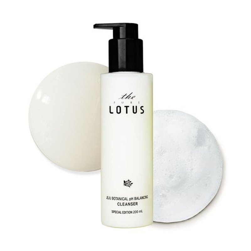 THEPURELOTUS Jeju Botanical pH Balancing Cleanser (6.76 fl.oz) - Mildly Acidic pH6.5, 2-in-1 Gentle Daily Gel-to-Foam Korean Face Wash, Vegan Cleanser