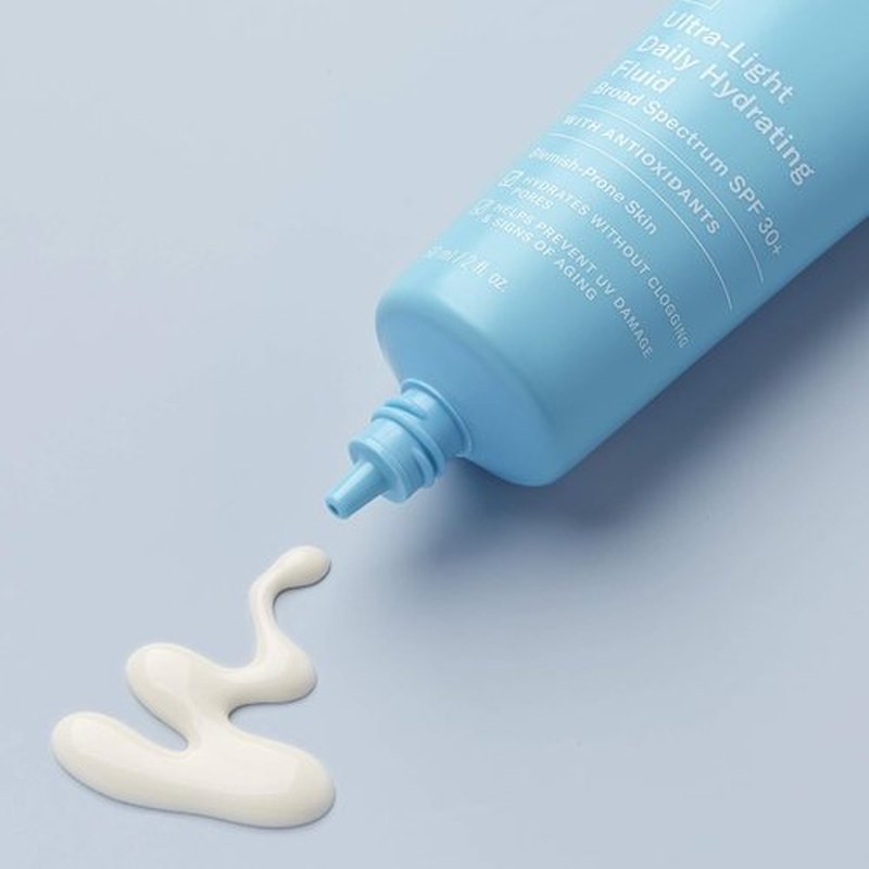 Paula's Choice CLEAR Ultra-Light Hydrating Face Sunscreen - SPF 30, Oil-Free Moisturizer with Green Tea & Chamomile, 2oz