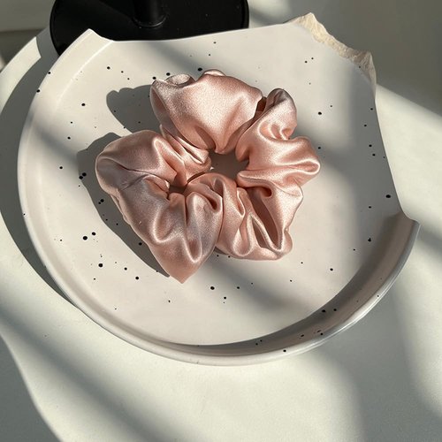 DAISYSILK 100% Mulberry Silk Scrunchie, Large Silk Hair Tie for Women, Soft Hair Accessory, Prevents Frizz, 1Pc, Pink