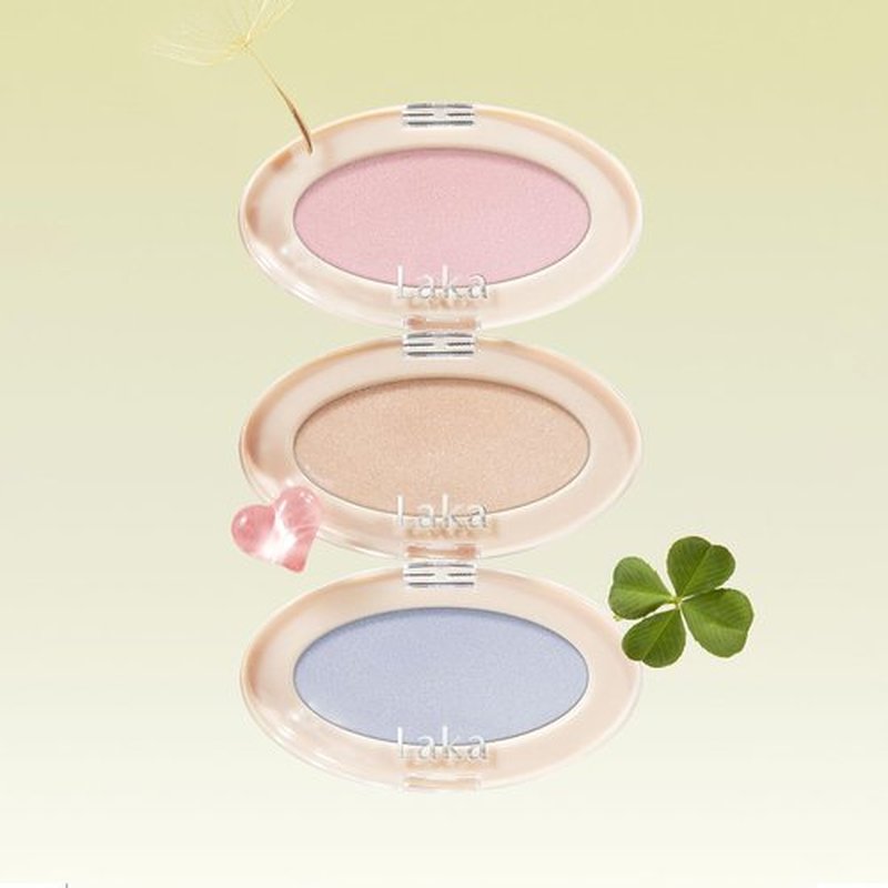 Laka Dream Beam Highlighter, 2.8g/0.09oz, Hydrating Powderwith Hyaluronic Acid & Chamomile for Radiant, Long-Lasting Glow, Glass Skin, K-Beauty (#01 Natural Beam)