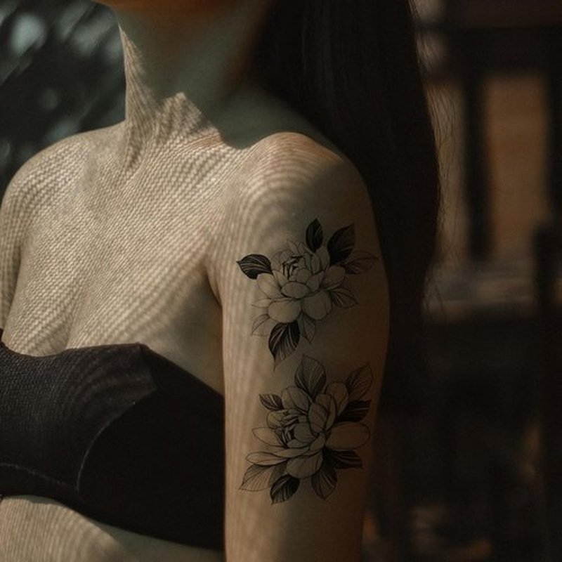Oottati 10 Sheets Peony Rose Temporary Tattoos for Women Girls, Chinese Ink Painting Floral Fake Tattoo Stickers, Realistic Black and White Waterproof Long Lasting Body Art for Arm Back
