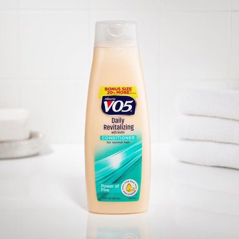 Alberto VO5 Daily Revitalizing Conditioner - Moisturizing Formula with Biotin & 5 Essential Oils - 15 oz