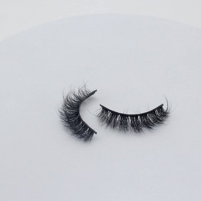 Mebver False Eyelashes Cat Eye Lashes Faux Mink Lashes Natural Look Fluffy Wispy Lashes That Look Like Extensions Pestañas Postizas D Curl Lash Strips Short Fox Eye Lashes 7 Pairs Pack